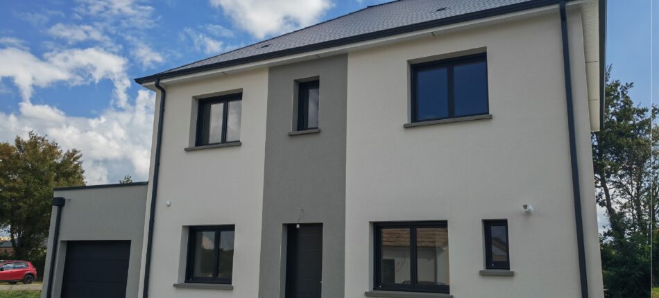 Maison contemporaine à étage à Savigné l’Evêque 